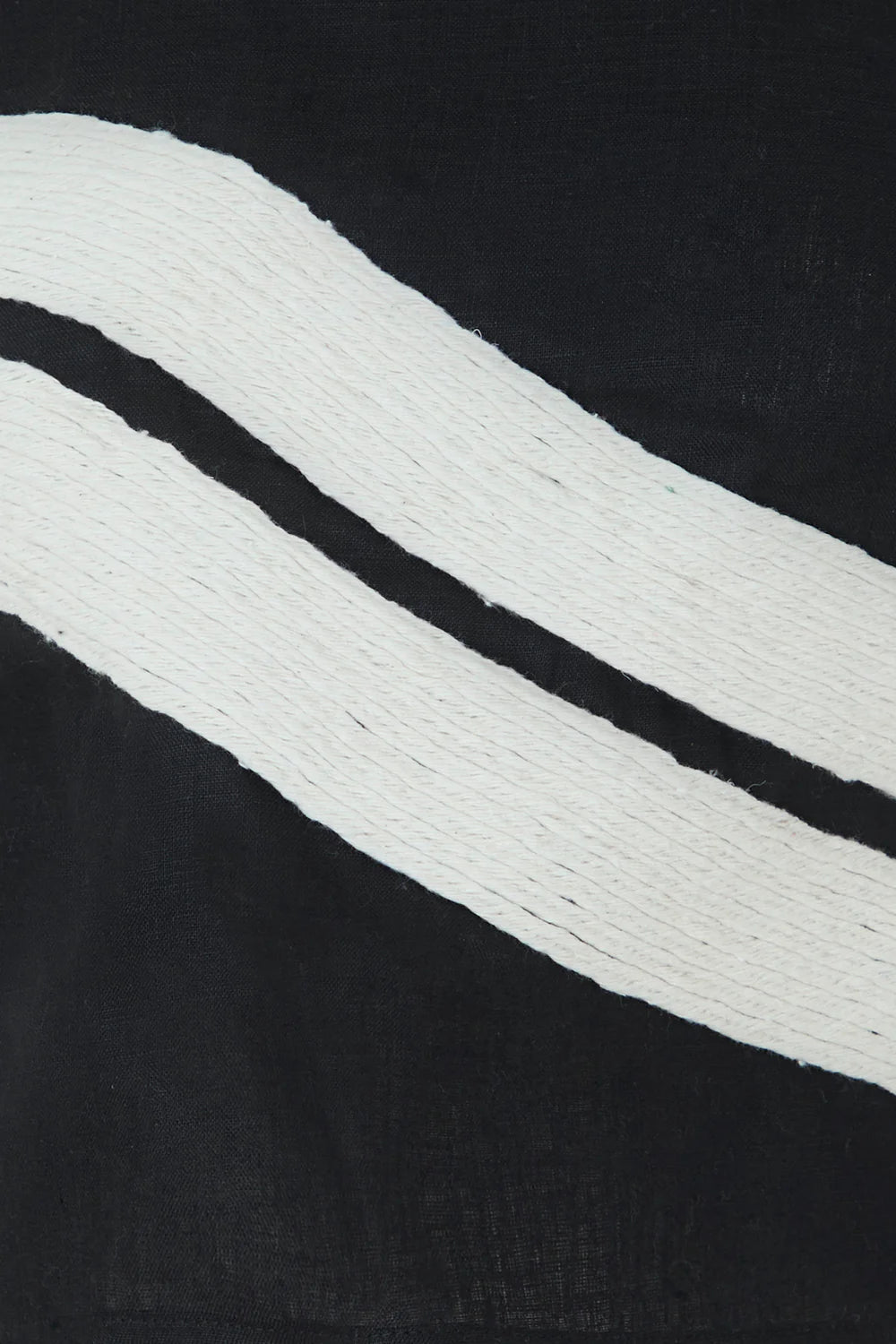 Crop Top Caronte Bordado Negro